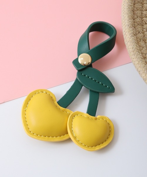 FUNALIVE(ファンアライブ)の「アニマル&フルーツモチーフBAGチャーム(チャーム・レディース・アイボリー/ブラウン系/グレイッシュベージュ/グレー系その他/レッド系/ブラック/ブルー/アイボリー系/イエロー系2/イエロー系4/ブラウン/ピンク/ライトグリーン/レッド/ピンク系/イエロー系3/ホワイト/オレンジ/イエロー/ネイビー/イエロー系1/ブルー系/ピンク系1/ゴールド・F)」の14枚目の写真