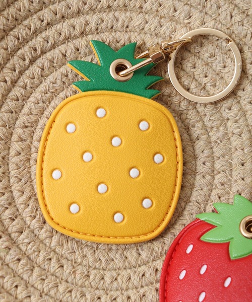 FUNALIVE(ファンアライブ)の「アニマル&フルーツモチーフBAGチャーム(チャーム・レディース・アイボリー/ブラウン系/グレイッシュベージュ/グレー系その他/レッド系/ブラック/ブルー/アイボリー系/イエロー系2/イエロー系4/ブラウン/ピンク/ライトグリーン/レッド/ピンク系/イエロー系3/ホワイト/オレンジ/イエロー/ネイビー/イエロー系1/ブルー系/ピンク系1/ゴールド・F)」の16枚目の写真