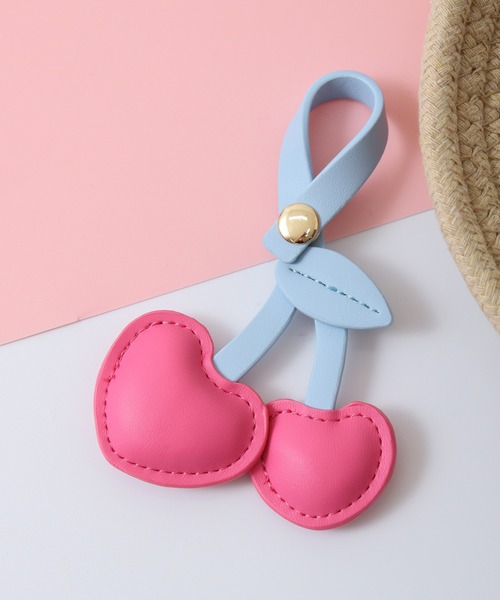 FUNALIVE(ファンアライブ)の「アニマル&フルーツモチーフBAGチャーム(チャーム・レディース・アイボリー/ブラウン系/グレイッシュベージュ/グレー系その他/レッド系/ブラック/ブルー/アイボリー系/イエロー系2/イエロー系4/ブラウン/ピンク/ライトグリーン/レッド/ピンク系/イエロー系3/ホワイト/オレンジ/イエロー/ネイビー/イエロー系1/ブルー系/ピンク系1/ゴールド・F)」の19枚目の写真