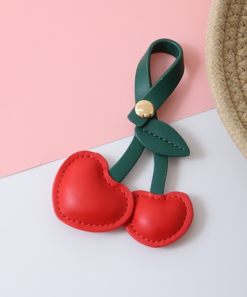 FUNALIVE(ファンアライブ)の「アニマル&フルーツモチーフBAGチャーム(チャーム・レディース・アイボリー/ブラウン系/グレイッシュベージュ/グレー系その他/レッド系/ブラック/ブルー/アイボリー系/イエロー系2/イエロー系4/ブラウン/ピンク/ライトグリーン/レッド/ピンク系/イエロー系3/ホワイト/オレンジ/イエロー/ネイビー/イエロー系1/ブルー系/ピンク系1/ゴールド・F)」の21枚目の写真