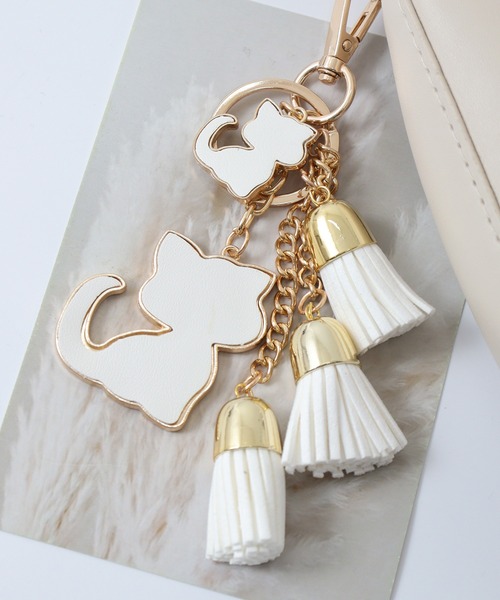 FUNALIVE(ファンアライブ)の「アニマル&フルーツモチーフBAGチャーム(チャーム・レディース・アイボリー/ブラウン系/グレイッシュベージュ/グレー系その他/レッド系/ブラック/ブルー/アイボリー系/イエロー系2/イエロー系4/ブラウン/ピンク/ライトグリーン/レッド/ピンク系/イエロー系3/ホワイト/オレンジ/イエロー/ネイビー/イエロー系1/ブルー系/ピンク系1/ゴールド・F)」の2枚目の写真