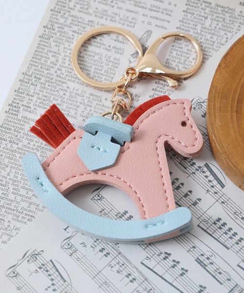 FUNALIVE(ファンアライブ)の「アニマル&フルーツモチーフBAGチャーム(チャーム・レディース・アイボリー/ブラウン系/グレイッシュベージュ/グレー系その他/レッド系/ブラック/ブルー/アイボリー系/イエロー系2/イエロー系4/ブラウン/ピンク/ライトグリーン/レッド/ピンク系/イエロー系3/ホワイト/オレンジ/イエロー/ネイビー/イエロー系1/ブルー系/ピンク系1/ゴールド・F)」の18枚目の写真