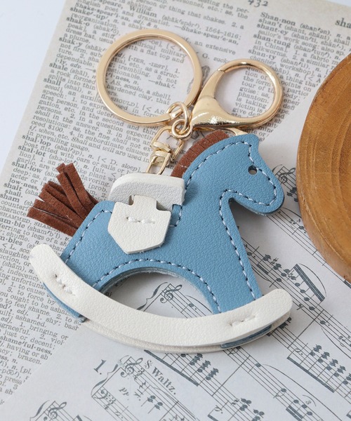 FUNALIVE(ファンアライブ)の「アニマル&フルーツモチーフBAGチャーム(チャーム・レディース・アイボリー/ブラウン系/グレイッシュベージュ/グレー系その他/レッド系/ブラック/ブルー/アイボリー系/イエロー系2/イエロー系4/ブラウン/ピンク/ライトグリーン/レッド/ピンク系/イエロー系3/ホワイト/オレンジ/イエロー/ネイビー/イエロー系1/ブルー系/ピンク系1/ゴールド・F)」の11枚目の写真