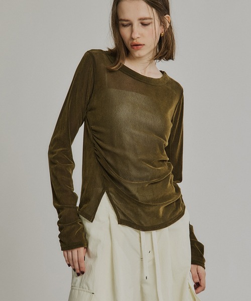 PUBLIC TOKYO（パブリックトウキョウ）の「シャーリングベロアチュールスリットトップス（Tシャツ/カットソー・レディース・イエロー/サックスブルー/ブラック/チャコールグレー/マスタード・FREE）」の5枚目の写真