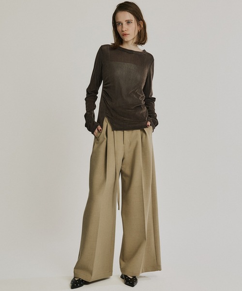 PUBLIC TOKYO（パブリックトウキョウ）の「シャーリングベロアチュールスリットトップス（Tシャツ/カットソー・レディース・イエロー/サックスブルー/ブラック/チャコールグレー/マスタード・FREE）」の8枚目の写真