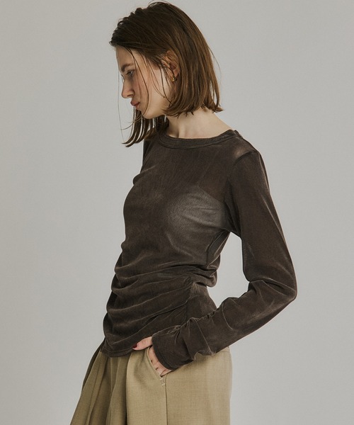 PUBLIC TOKYO（パブリックトウキョウ）の「シャーリングベロアチュールスリットトップス（Tシャツ/カットソー・レディース・イエロー/サックスブルー/ブラック/チャコールグレー/マスタード・FREE）」の10枚目の写真