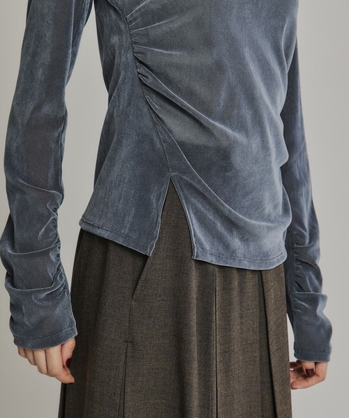 PUBLIC TOKYO（パブリックトウキョウ）の「シャーリングベロアチュールスリットトップス（Tシャツ/カットソー・レディース・イエロー/サックスブルー/ブラック/チャコールグレー/マスタード・FREE）」の22枚目の写真