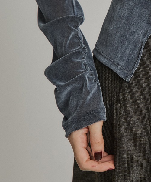 PUBLIC TOKYO（パブリックトウキョウ）の「シャーリングベロアチュールスリットトップス（Tシャツ/カットソー・レディース・イエロー/サックスブルー/ブラック/チャコールグレー/マスタード・FREE）」の20枚目の写真