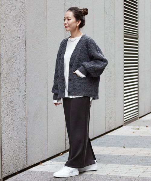 B.C STOCK(ベーセーストック)の「《追加》Vネック起毛シャギーカーディガン(カーディガン/ボレロ・レディース・チャコールグレー/ブルー/ホワイト/ピンク・FREE)」の6枚目の写真