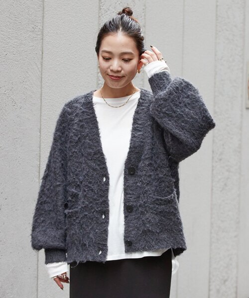 B.C STOCK(ベーセーストック)の「《追加》Vネック起毛シャギーカーディガン(カーディガン/ボレロ・レディース・チャコールグレー/ブルー/ホワイト/ピンク・FREE)」の8枚目の写真