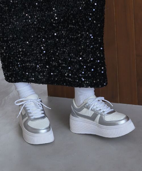 ems excite(エムズエキサイト)の「厚底スニーカー(スニーカー・レディース・シルバー/ブラック/オフホワイト・LARGE/MEDIUM)」の3枚目の写真