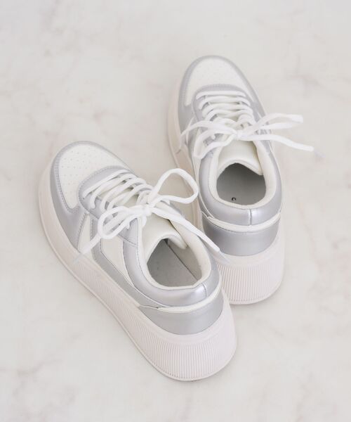 ems excite(エムズエキサイト)の「厚底スニーカー(スニーカー・レディース・シルバー/ブラック/オフホワイト・LARGE/MEDIUM)」の7枚目の写真