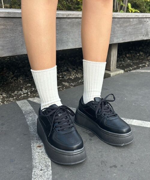 ems excite(エムズエキサイト)の「厚底スニーカー(スニーカー・レディース・シルバー/ブラック/オフホワイト・LARGE/MEDIUM)」の8枚目の写真