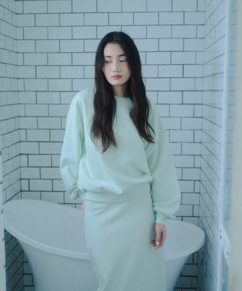 Smyeon(スミョン)の「Crewneck embroidery sweatshirt /クルーネック袖刺繍スウェット(スウェット・レディース・ホワイト/ライトグリーン/グレー・FREE)」の9枚目の写真