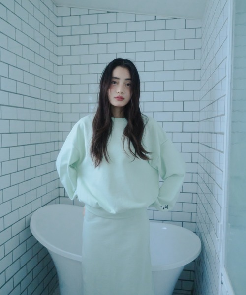 Smyeon(スミョン)の「Crewneck embroidery sweatshirt /クルーネック袖刺繍スウェット(スウェット・レディース・ホワイト/ライトグリーン/グレー・FREE)」の11枚目の写真