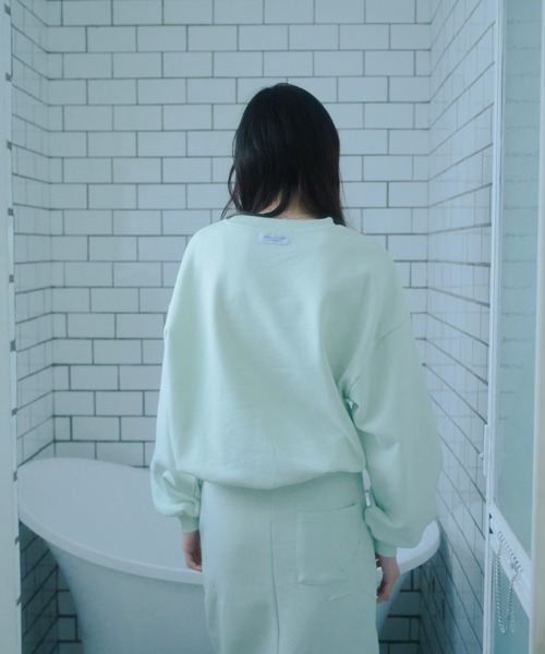 Smyeon(スミョン)の「Crewneck embroidery sweatshirt /クルーネック袖刺繍スウェット(スウェット・レディース・ホワイト/ライトグリーン/グレー・FREE)」の17枚目の写真