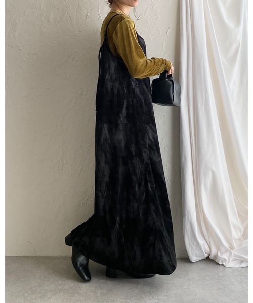 She's Closet(シーズクローゼット)の「長袖クルーネックロンT/シアーフロッキーベロアカットソートップス(Tシャツ/カットソー・レディース・ネイビー/ブラック/オリーブ/グレー/ブラウン・FREE)」の10枚目の写真