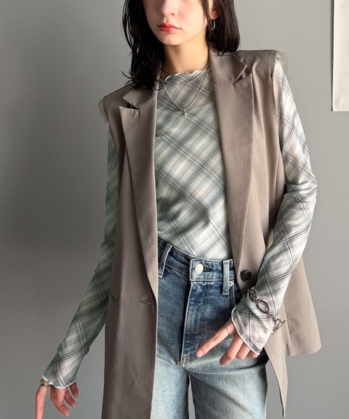 classicalelf(クラシカルエルフ)の「大人レトロでスタイリッシュ。オンブレチェックシアーボートネックメロウトップス(長袖)(Tシャツ/カットソー・レディース・ブルー/グレー/レッド・LARGE/MEDIUM/SMALL/X-LARGE)」の6枚目の写真