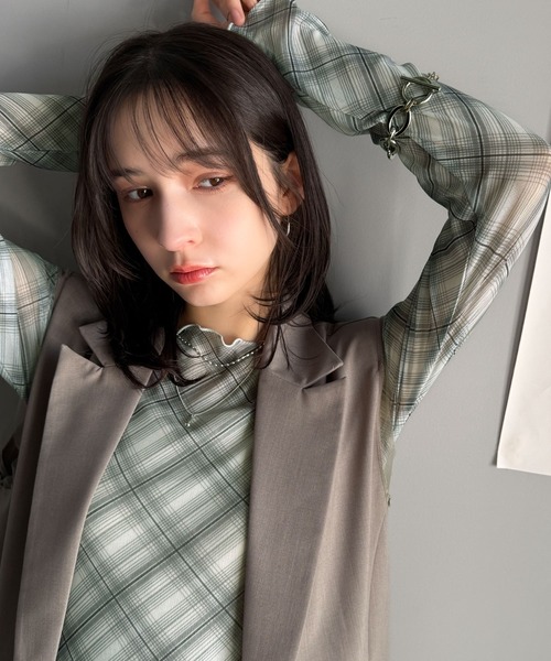classicalelf(クラシカルエルフ)の「大人レトロでスタイリッシュ。オンブレチェックシアーボートネックメロウトップス(長袖)(Tシャツ/カットソー・レディース・ブルー/グレー/レッド・LARGE/MEDIUM/SMALL/X-LARGE)」の8枚目の写真