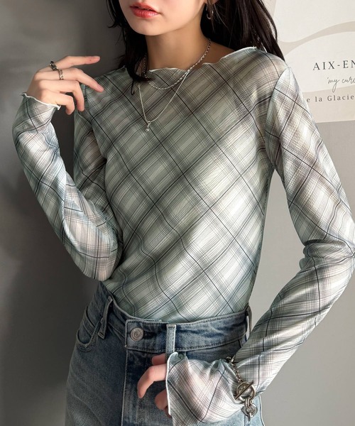 classicalelf(クラシカルエルフ)の「大人レトロでスタイリッシュ。オンブレチェックシアーボートネックメロウトップス(長袖)(Tシャツ/カットソー・レディース・ブルー/グレー/レッド・LARGE/MEDIUM/SMALL/X-LARGE)」の7枚目の写真