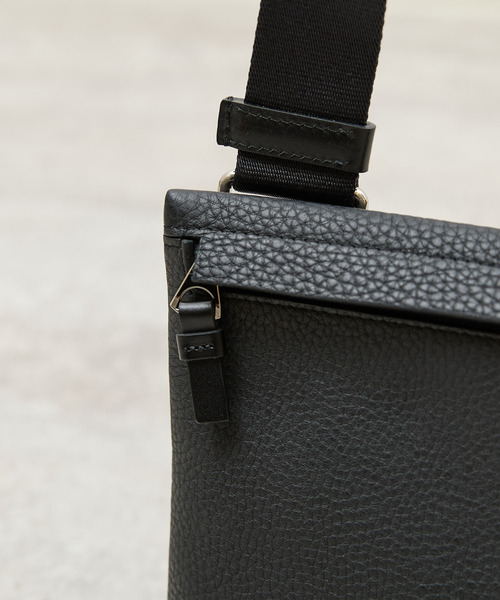 And A(アンドエー)の「ITTI イッチ / CELLIE SACOCHE - PM DIPLO SKY セリィサコッシュ 牛革ショルダーバッグ / ITTI-BAG-147-DS(ショルダーバッグ・メンズ・グレイッシュベージュ/ブラック・FREE)」の13枚目の写真