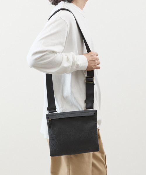 And A(アンドエー)の「ITTI イッチ / CELLIE SACOCHE - PM DIPLO SKY セリィサコッシュ 牛革ショルダーバッグ / ITTI-BAG-147-DS(ショルダーバッグ・メンズ・グレイッシュベージュ/ブラック・FREE)」の22枚目の写真