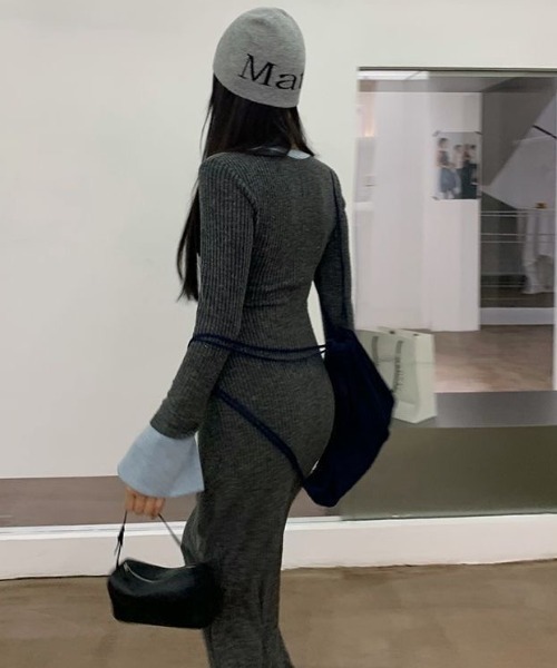 Achic(アシック)の「バイカラー リブニット ロングワンピース(ワンピース・レディース・グレー・M)」の7枚目の写真