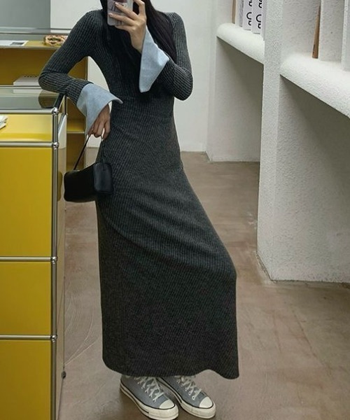 Achic(アシック)の「バイカラー リブニット ロングワンピース(ワンピース・レディース・グレー・M)」の6枚目の写真