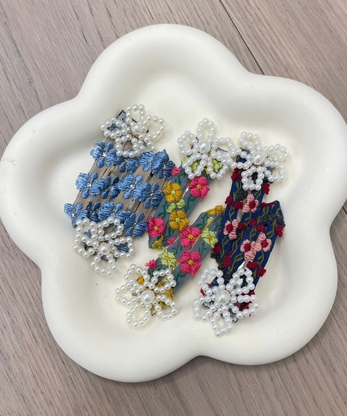 kutir（クティール）の「kutirlune／【2SET】レトロフラワービーズヘアクリップ（ヘアピン・レディース・ライトブルー/ネイビー/グリーン・FREE）」の12枚目の写真