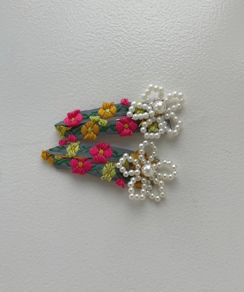 kutir（クティール）の「kutirlune／【2SET】レトロフラワービーズヘアクリップ（ヘアピン・レディース・ライトブルー/ネイビー/グリーン・FREE）」の9枚目の写真