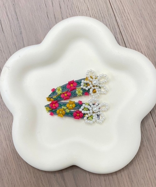 kutir（クティール）の「kutirlune／【2SET】レトロフラワービーズヘアクリップ（ヘアピン・レディース・ライトブルー/ネイビー/グリーン・FREE）」の19枚目の写真