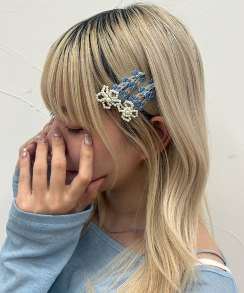 kutir(クティール)の「kutirlune/【2SET】レトロフラワービーズヘアクリップ(ヘアピン・レディース・ライトブルー/ネイビー/グリーン・FREE)」の16枚目の写真
