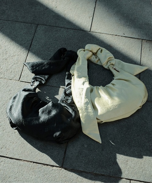 Ezick（エジック）の「Many way カーブショルダーバック（ショルダーバッグ・レディース・イエロー/ブラック・FREE）」の10枚目の写真