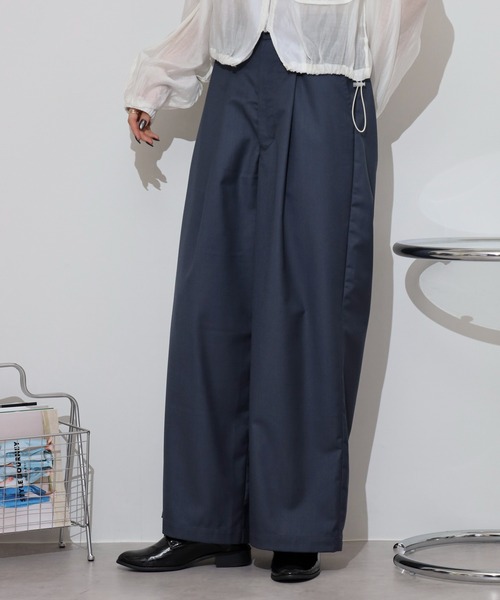 many men many mind（メニーメンメニーマインド）の「MANYMENMANYMINDS テック　TR　ワイドスラックス（スラックス・メンズ・ベージュ/グレー/ブラック・M/L）」の8枚目の写真