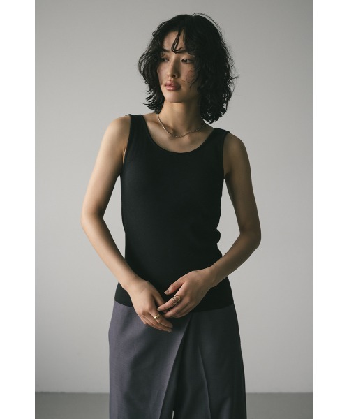 STYLEMIXER（スタイルミキサー）の「カップ付きバックオープンタンク（タンクトップ・レディース・ブラック/ホワイト/ブラウン・SMALL/MEDIUM）」の10枚目の写真