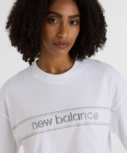 NEW BALANCE（ニューバランス）の「Athletics リニアロゴショートスリーブTシャツ（Tシャツ/カットソー・レディース・ホワイト/グレイッシュベージュ・LARGE/MEDIUM/SMALL）」の8枚目の写真