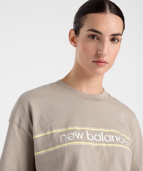 NEW BALANCE（ニューバランス）の「Athletics リニアロゴショートスリーブTシャツ（Tシャツ/カットソー・レディース・ホワイト/グレイッシュベージュ・LARGE/MEDIUM/SMALL）」の13枚目の写真