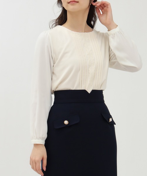 TRUDEA(トルディア)の「センターレースピンタックブラウス(シャツ/ブラウス・レディース・ホワイト/ベージュ・MEDIUM/LARGE)」の3枚目の写真