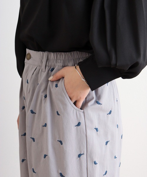 Emago（イマゴ）の「EMAGO 小鳥ドット刺繍バルーンパンツ（その他パンツ・レディース・グレー/ブラック/マスタード・FREE）」の21枚目の写真