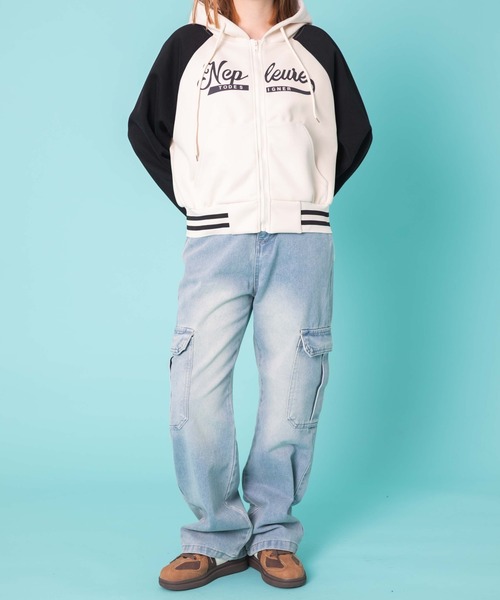 WOND（ウォンド）の「WOND/ワイドカーゴデニム（デニムパンツ・レディース・ライトインディゴブルー・MEDIUM/SMALL）」の2枚目の写真