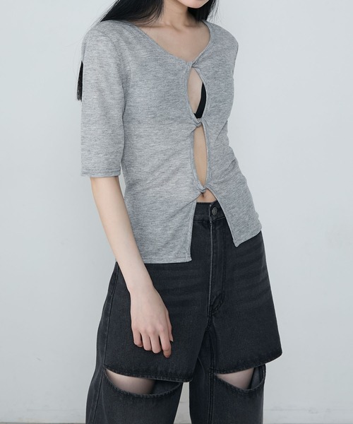 le ELMi(ルエルミ)の「Front twist compact half sleeve tops / フロントツイスト コンパクト ハーフスリーブ トップス(Tシャツ/カットソー・レディース・ブラウン/グレー/ブラック・FREE)」の4枚目の写真