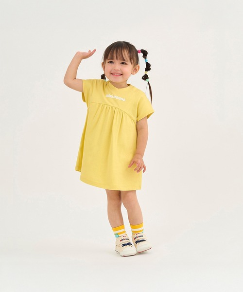 MIKI HOUSE（ミキハウス）の「【WEB限定】バックロゴ半袖ワンピース（ワンピース・キッズ・ライトグリーン/イエロー/ピンク/サックスブルー・120cm/110cm/90cm/130cm/80ｃｍ/100cm/140cm/150cm）」の17枚目の写真