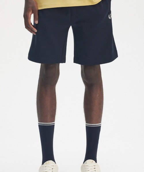 FRED PERRY(フレッドペリー)の「Classic Sweat Shorts/スウェットショートパンツ(スウェットパンツ・メンズ・ブラック/ベージュ/ネイビー・M/L/S)」の2枚目の写真
