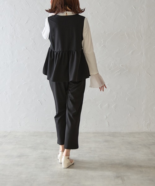 each（イーチ）の「パールボタンペプラムノースリベスト（ベスト・レディース・グレイッシュブルー/オフホワイト/ブラック・FREE）」の21枚目の写真