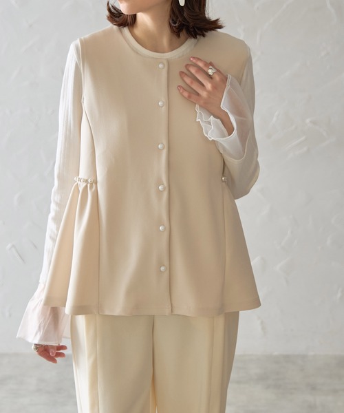 each（イーチ）の「パールボタンペプラムノースリベスト（ベスト・レディース・グレイッシュブルー/オフホワイト/ブラック・FREE）」の5枚目の写真