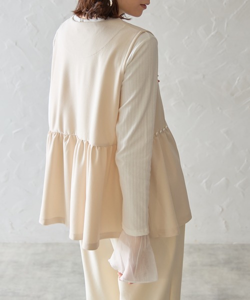 each（イーチ）の「パールボタンペプラムノースリベスト（ベスト・レディース・グレイッシュブルー/オフホワイト/ブラック・FREE）」の13枚目の写真