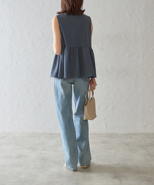 each（イーチ）の「パールボタンペプラムノースリベスト（ベスト・レディース・グレイッシュブルー/オフホワイト/ブラック・FREE）」の15枚目の写真