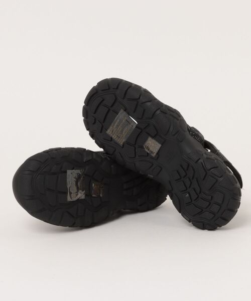 STEVE MADDEN(スティーブマデン)の「スポーツサンダル/S.MADDEN MIDNITE-VS(サンダル・レディース・ブラック/シルバー・23.0cm/24.5cm/24.0cm/23.5-24/23.5cm/22.5cm)」の16枚目の写真