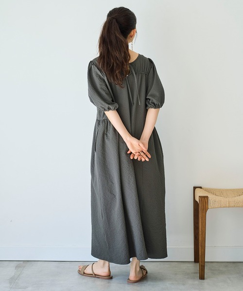 mil（ミル）の「前後2way ボリュームスリーブワンピース（ワンピース・レディース・チャコールグレー/ベージュ/ブラック・XS/S）」の16枚目の写真