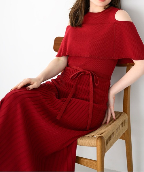 MISCH MASCH(ミッシュマッシュ)の「オフショルラメニットワンピース(ワンピース・レディース・ベージュ/レッド/ブルー・フリ-)」の3枚目の写真